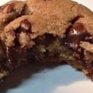 The Utimate BEST Chocolate Chip Cookie 
