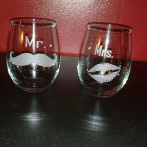 Custom Sandblasted Wine Glass -  Mr & Mrs - Mustache and Kiss Etched Glass - Tumblers - Wine Glass - Bar Glass - Gift for them