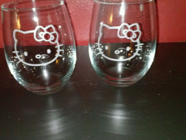 hand crafted Hello Kitty wine glass Etched 20 oz Birthday Glass personalize 