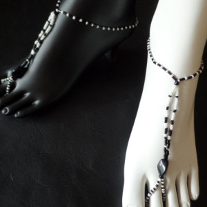 Yin Yang Soleless Sandal, Black and White beads with a simple design for everyday wear