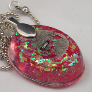 Oval resin pendant necklace