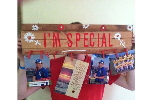 Display Board Handmade "I'm Special" Art, Pictures, Scraves, Delicates