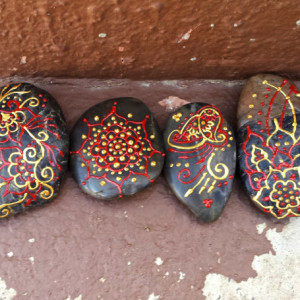 Henna Style Garden - Meditation - Paperweight - Decorative Rocks