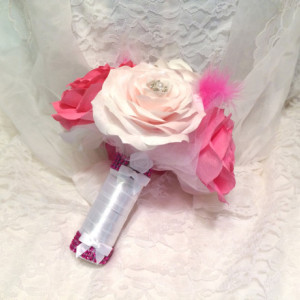 Paper Rose bridal party bouquets using handmade flowers in colors of your choice that will last a lifetime, Paper flower throw away bouquet