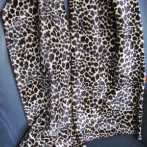Leopard print velour scarf