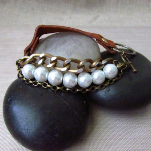 Leather and Pearl Bracelet, Leather Bracelet, Celebrity Jewelry, Pearl Bracelet, Boho Pearl Bracelet, Chain Bracelet, Stephanie Drapeau
