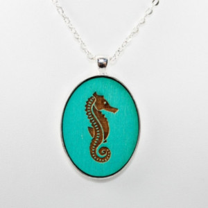 Cameo Pendant - Seahorse (Turquoise)