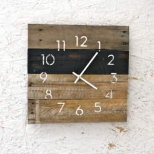 Black & White Reclaimed Wood Wall Clock.  Pallet Wood.  Modern Numbers.