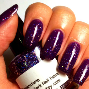 Color Changing Nail Polish - Purple to Black 